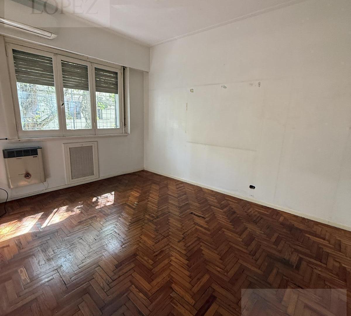 Foto de Departamento en Venta 4 Ambientes muy Amplios en Caballito - con Balcón y Mucha Luz Natural, imagen 3