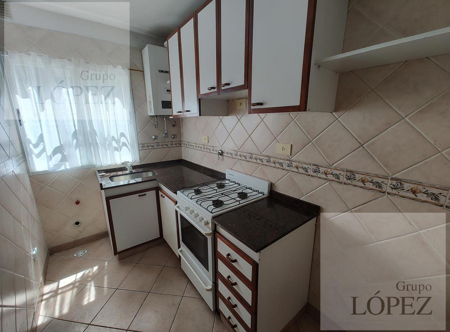 Foto de Alquiler Depto 3 ambientes, Olivos, c/guardacoche SUM y parrilla, USO, imagen 2
