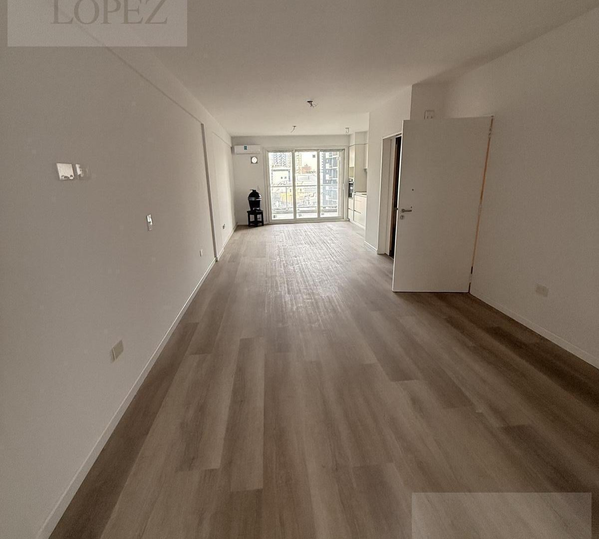 Foto de VENTA Departamento en Villa Urquiza - Monoambiente divisible con balcón, imagen 1