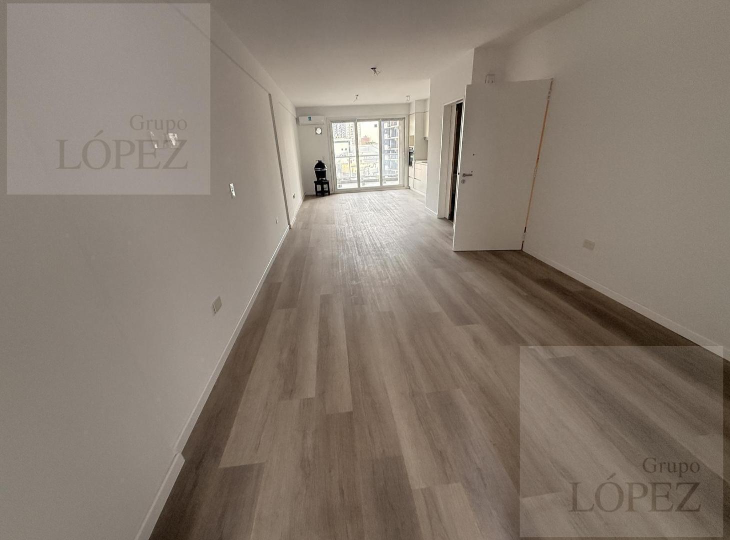 Foto de VENTA Departamento en Villa Urquiza - Monoambiente divisible con balcón, imagen 2