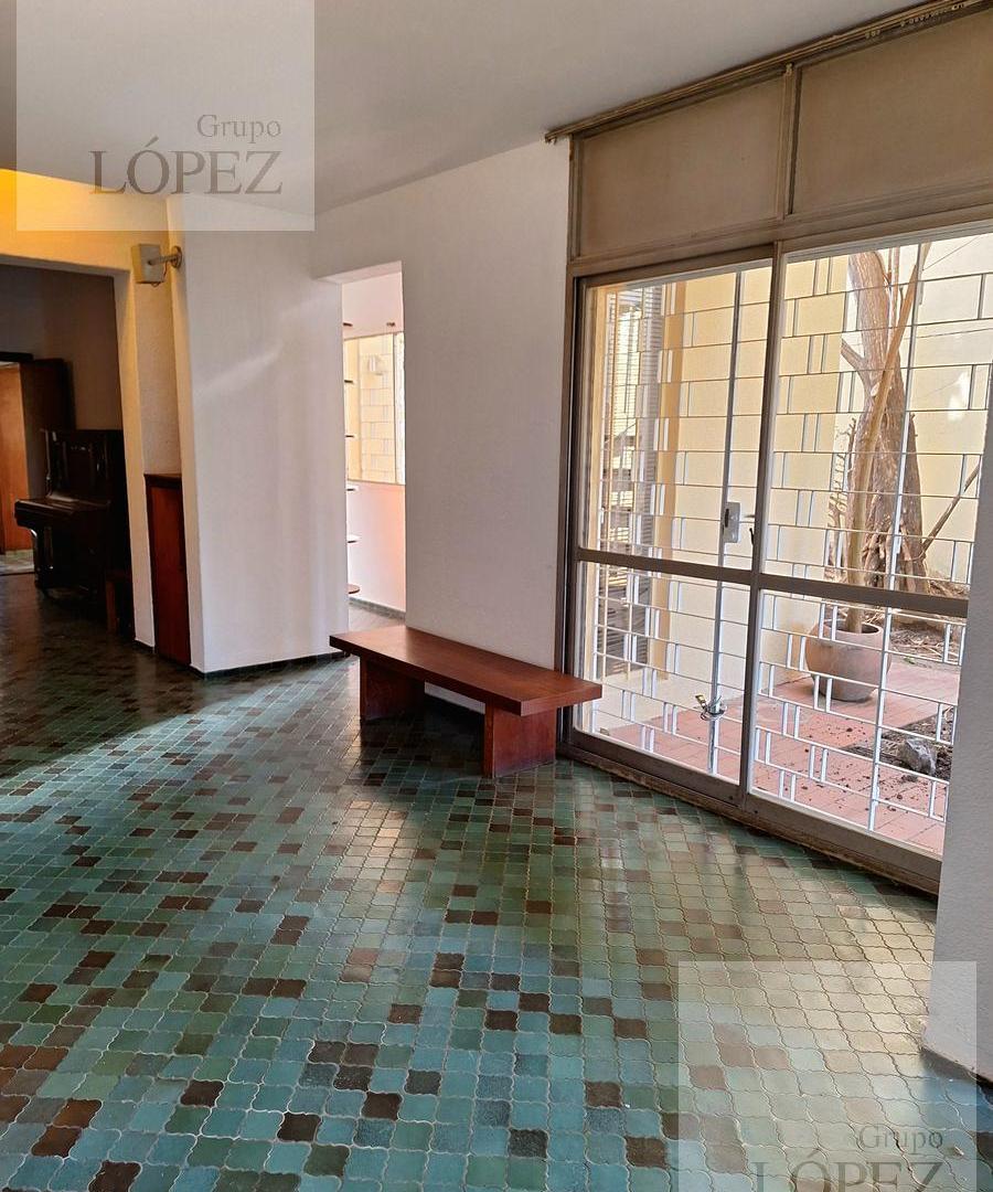 Foto de Alquiler Casa en Martinez - 7amb con patio, galería y parrilla, imagen 2