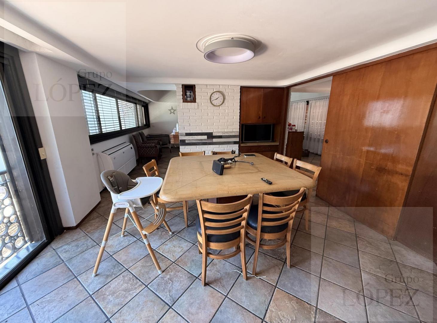 Foto de VENTA casa chalet, Florida, 4 dormitorios cochera jardín y piscina APTO, imagen 2