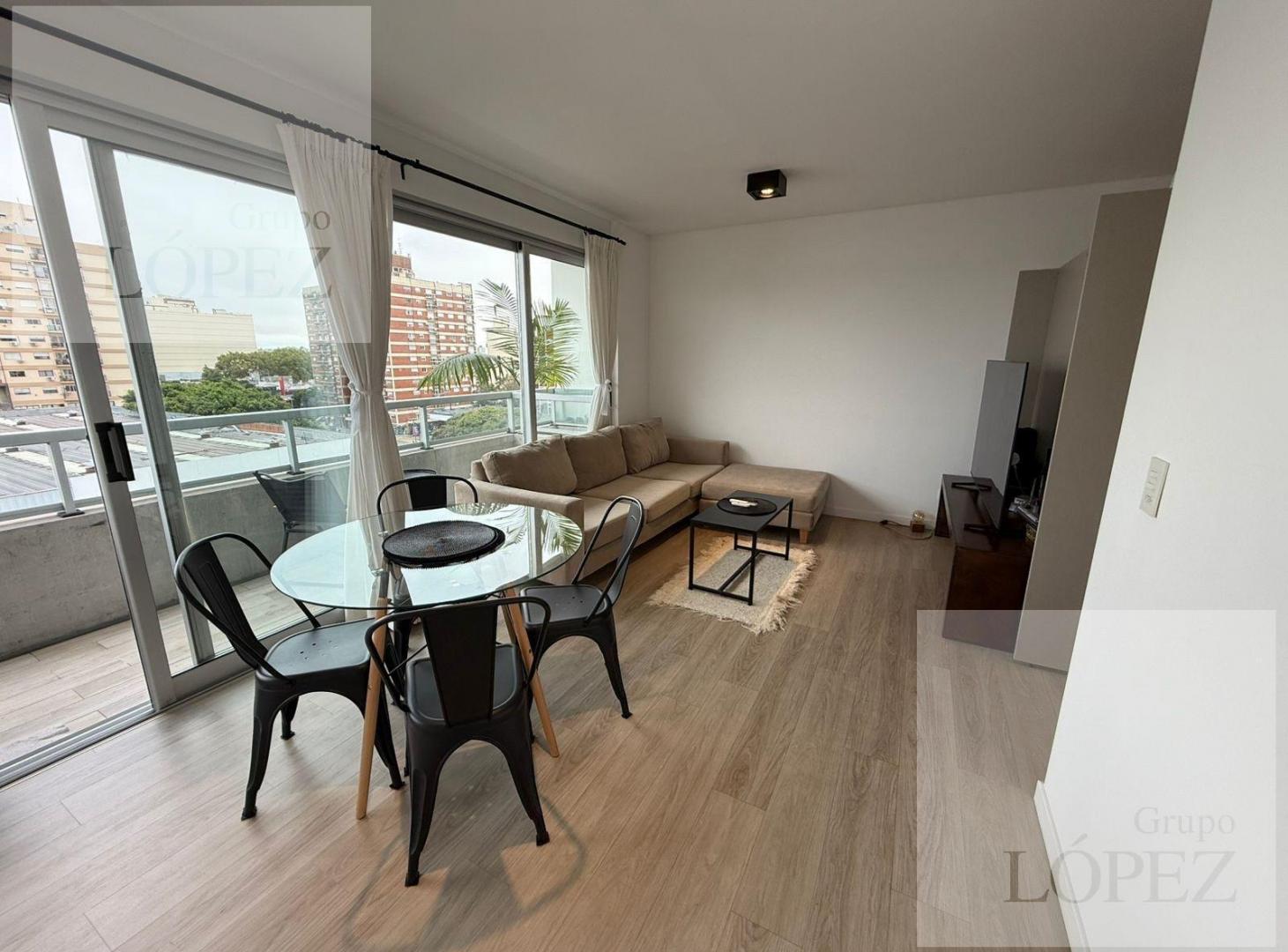 Foto de VENTA Departamento 2 ambientes Florida, amenities piscina, seguridad, imagen 2