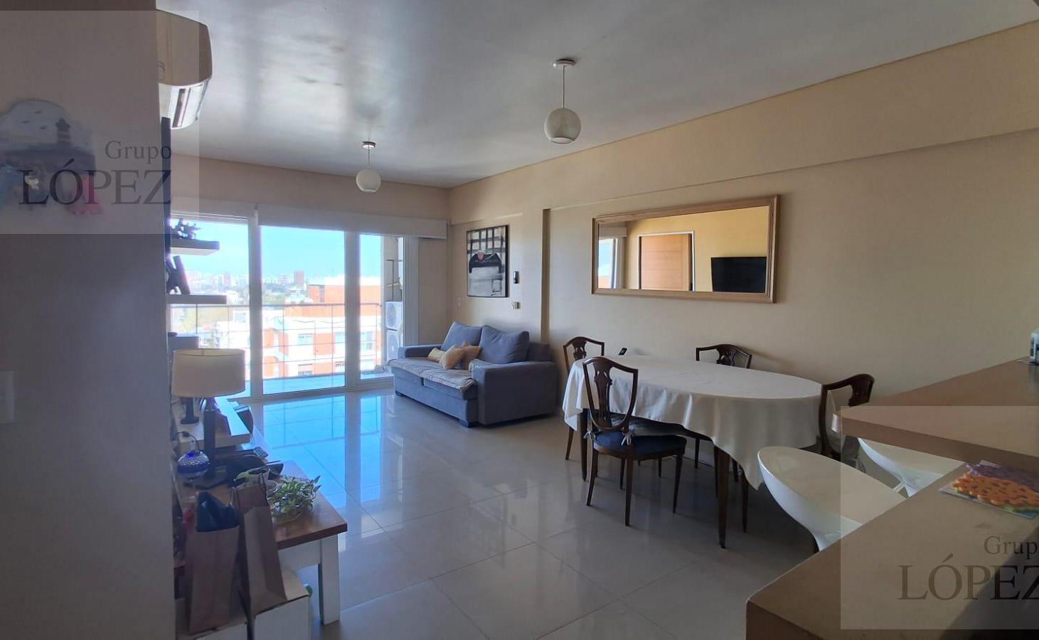 Foto de Departamento en Barrio Vicente López, 2 amb. con cochera descubierta y, imagen 2