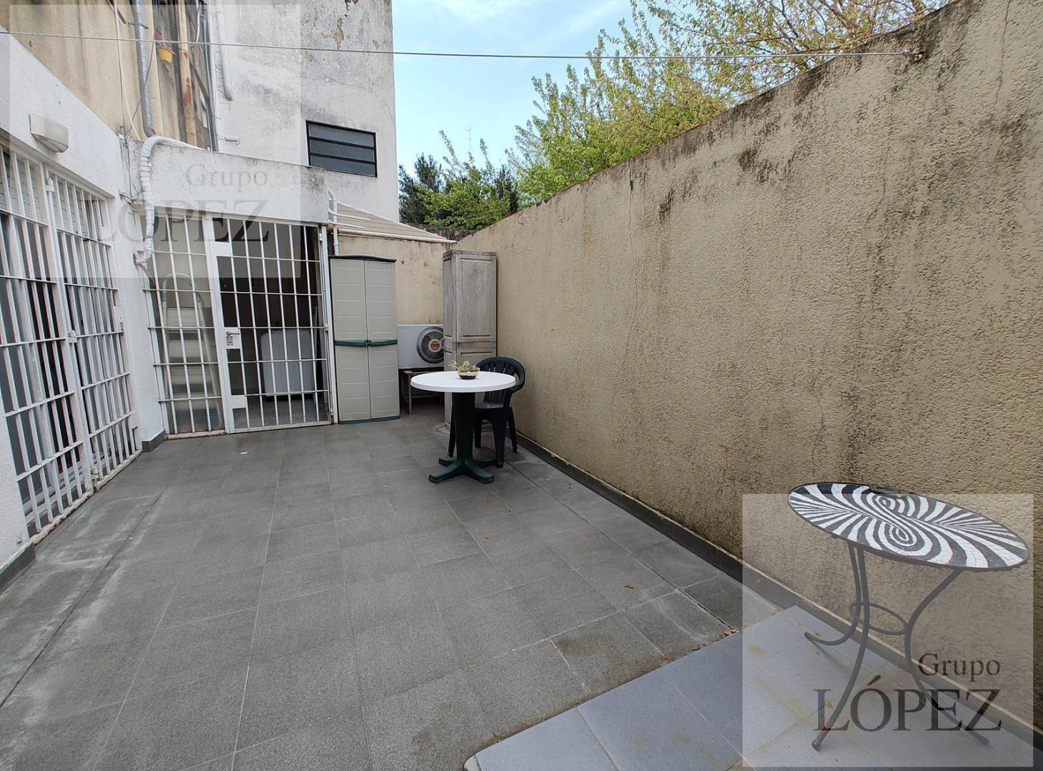 Foto de Alquiler Temporario - Departamento de 2 ambientes en Olivos - Con Patio, imagen 1