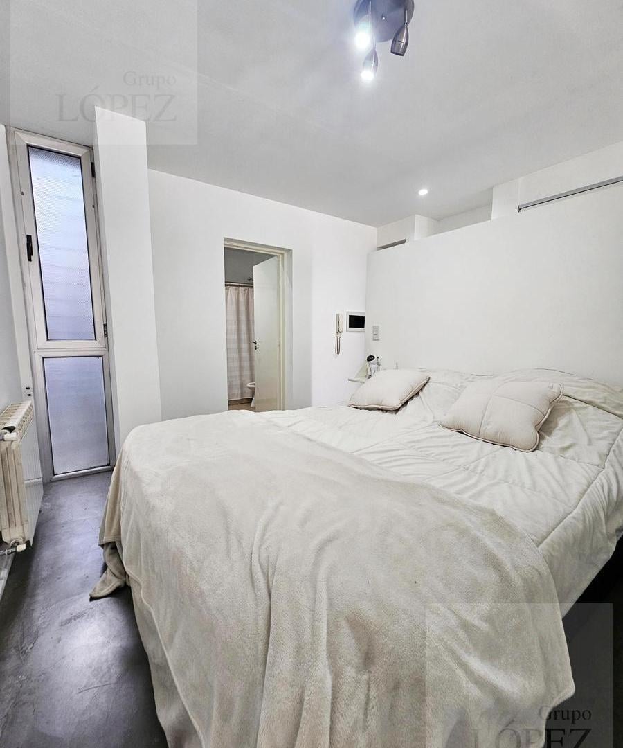 Foto de VENTA Departamento en San Isidro - Monoambiente en planta baja con, imagen 2