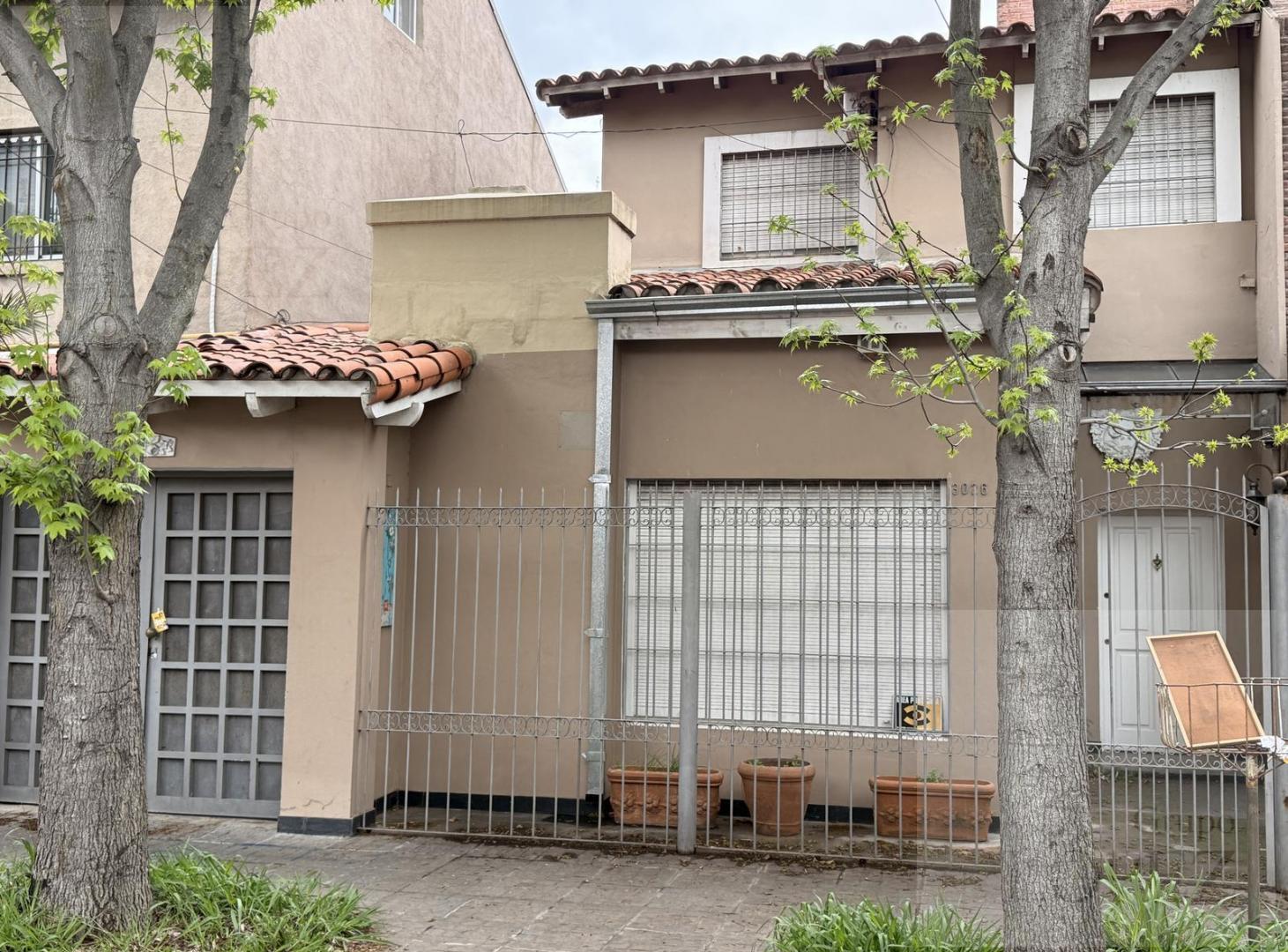 Foto de VENTA, CHALET 3 DORITORIOS ( SUITE ), FLORIDA, JARDIN CON GRAN PISCINA, imagen 2