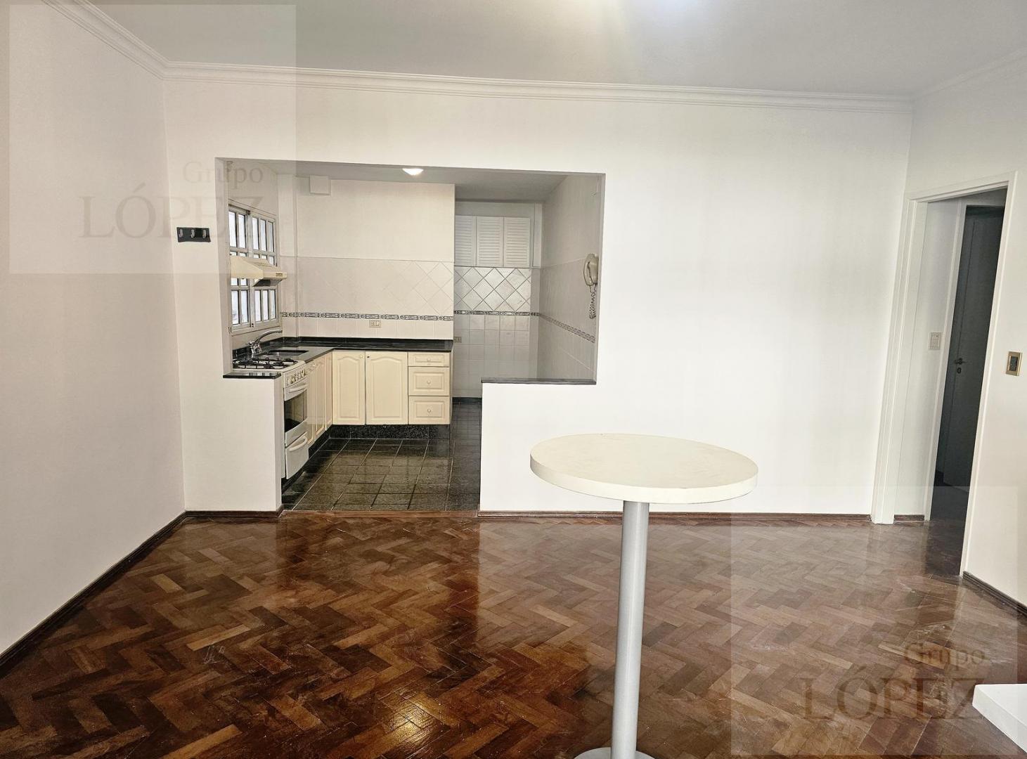 Foto de VENTA Departamento en Florida Mitre 3 ambientes con balcón, muy amplio, imagen 1