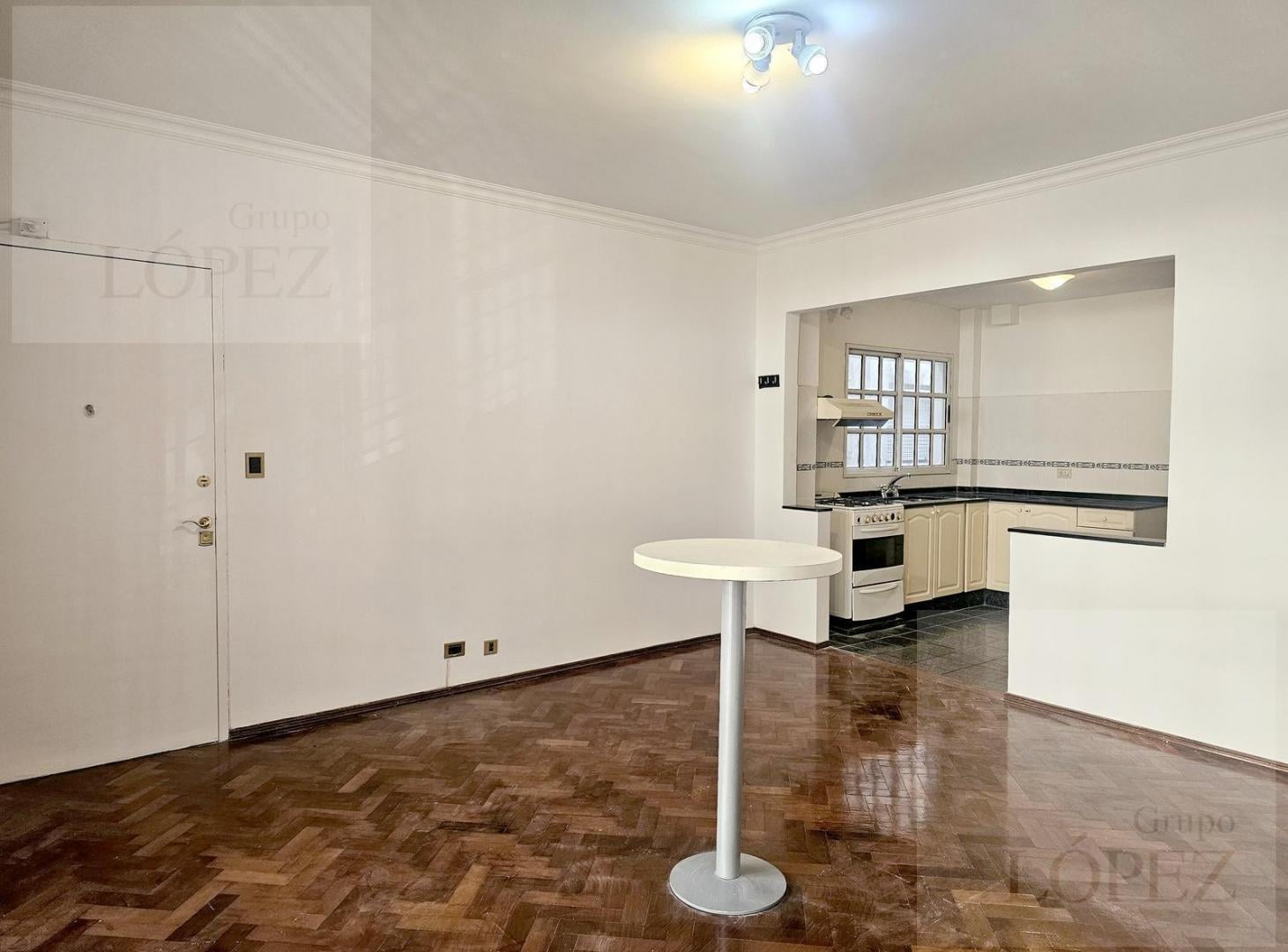 Foto de VENTA Departamento en Florida Mitre 3 ambientes con balcón, muy amplio, imagen 3