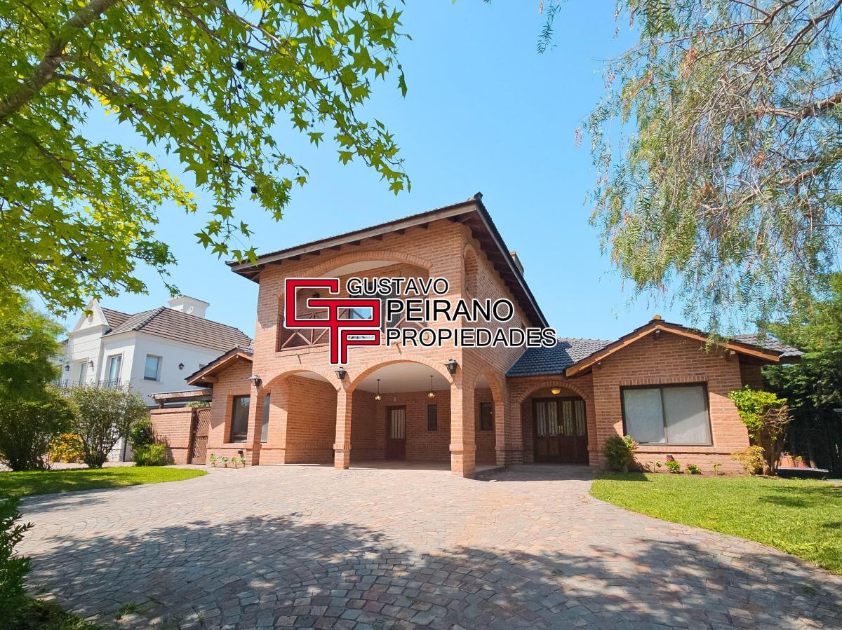 Hermosa casa en venta barrio cerrado Septiembre