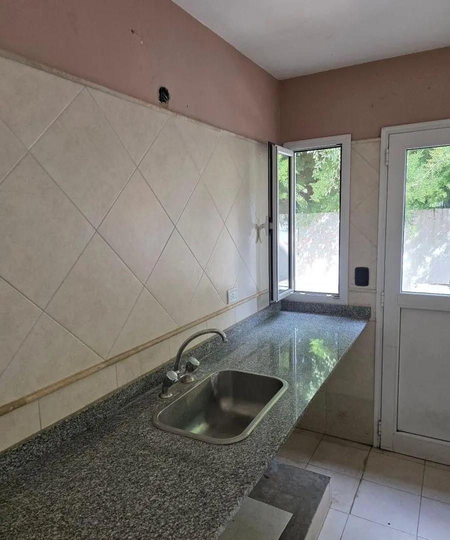 Casa En Alquiler barrio Septiembre . Lista para mudarte 5