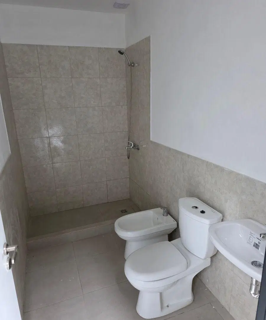 Local comercial A estrenar sobre Ruta 25 . Matheu 5