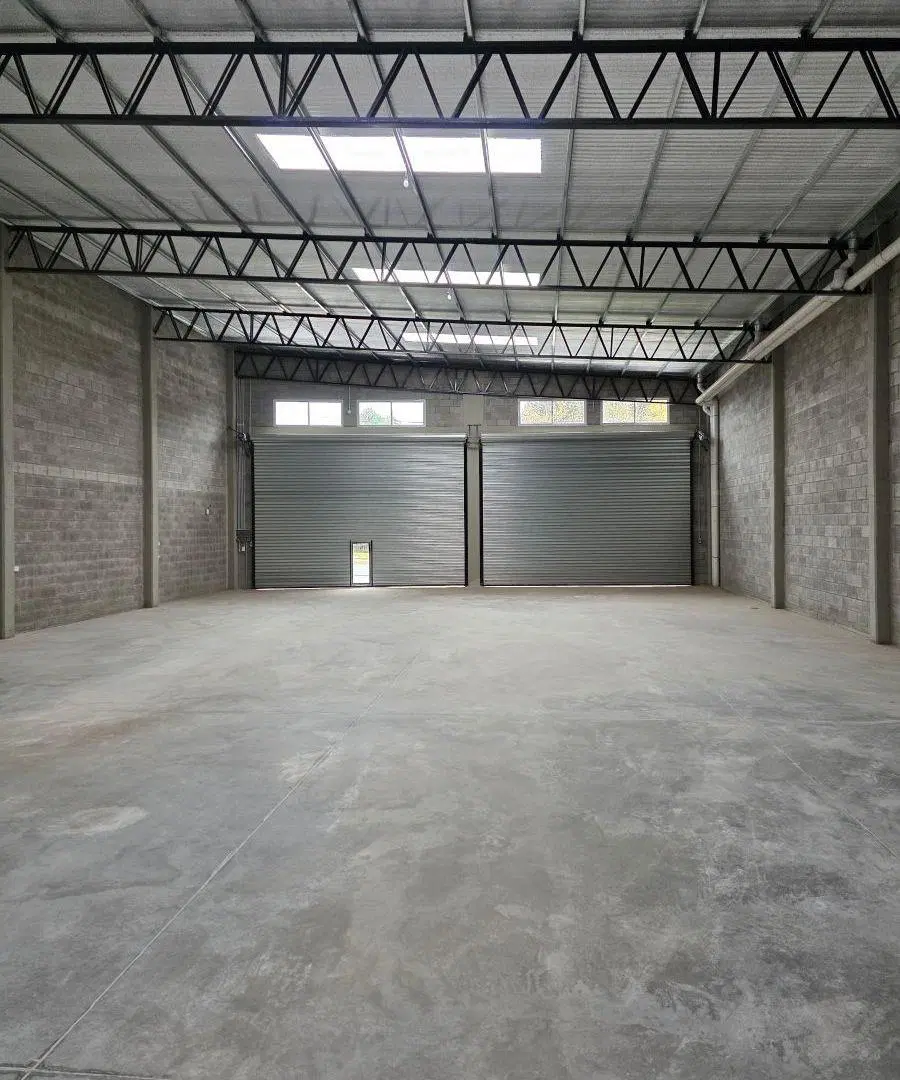 Local comercial A estrenar sobre Ruta 25 . Matheu 4