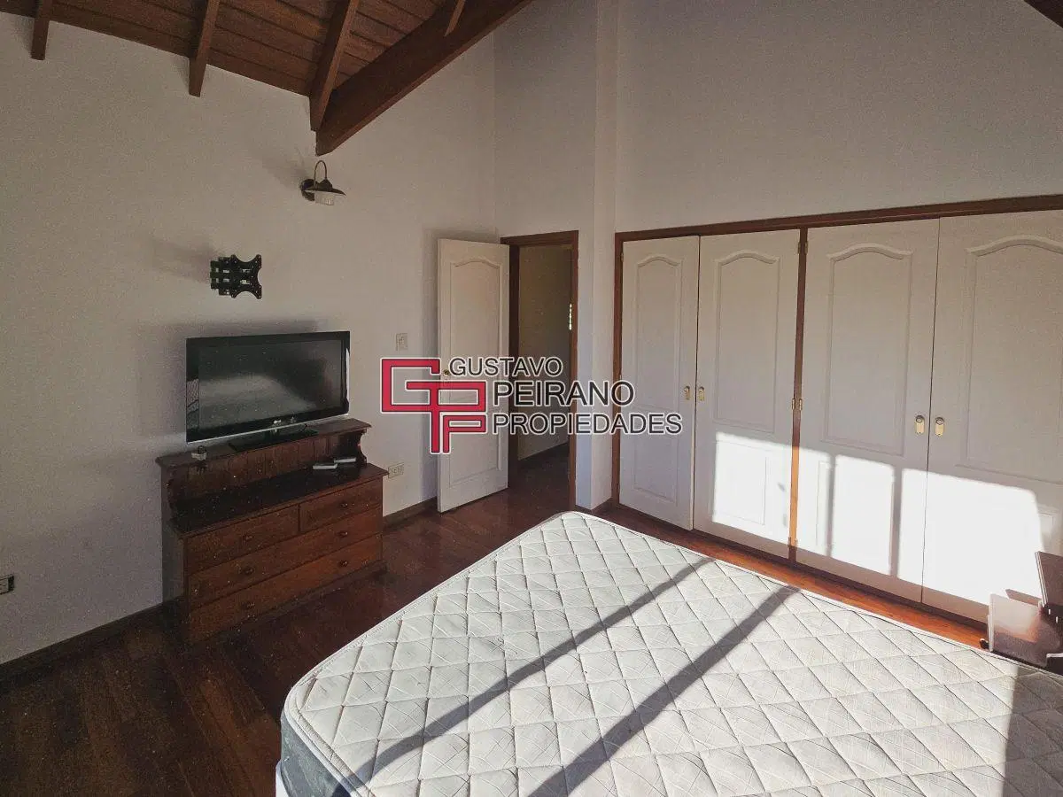 Casa en venta barrio cerrado Septiembre 5 dormitorios. 5