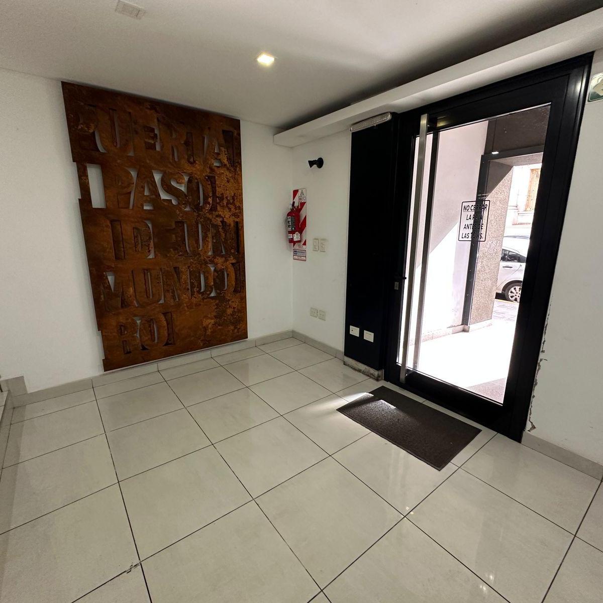 Oficina en Venta en Barrio Centro - frente a Tribunales  -  47 m2