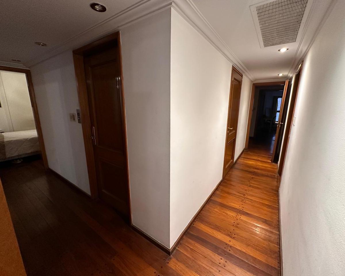 Departamento en Nueva Córdoba. 4 Dorm.. Frente. con Cochera. Ludovico II 4