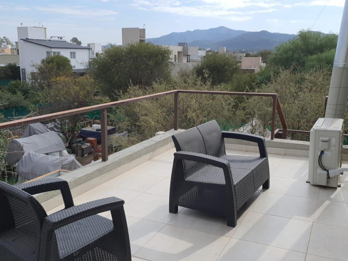 Casa en  Venta en Las Cañitas Barrio Privado. 4 dormitorios