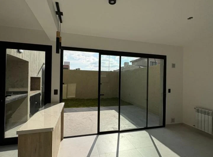 Duplex en Alquiler en Prados de Manantiales. 3 dormitorios. Terraza 2