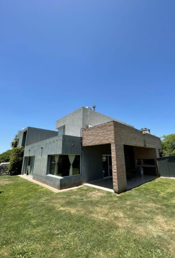 Casa en Venta en Las Cañitas Malagueño, 4 dormitorios, 4 baños, Pileta