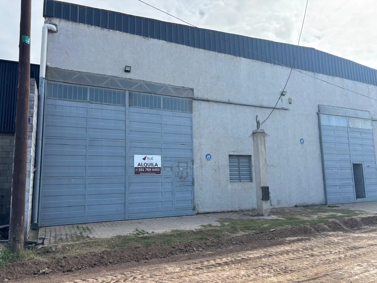 Galpón en Venta en Barrio Carrara, 240 m², Oficina, 2 Baños. IDEAL INVERSOR 3