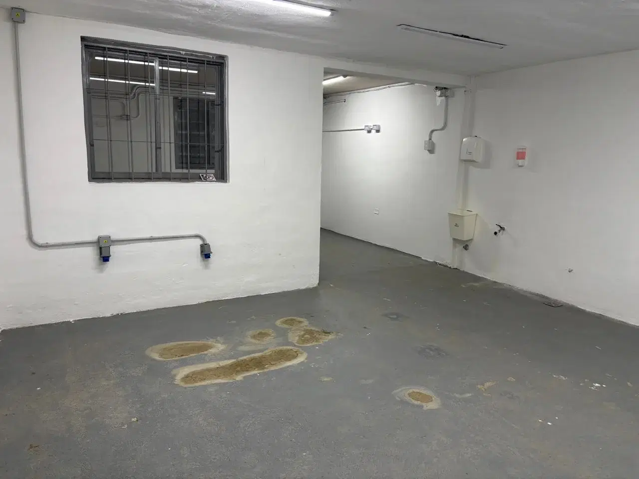 Galpón en Venta en Barrio Carrara, 240 m², Oficina, 2 Baños. IDEAL INVERSOR 8