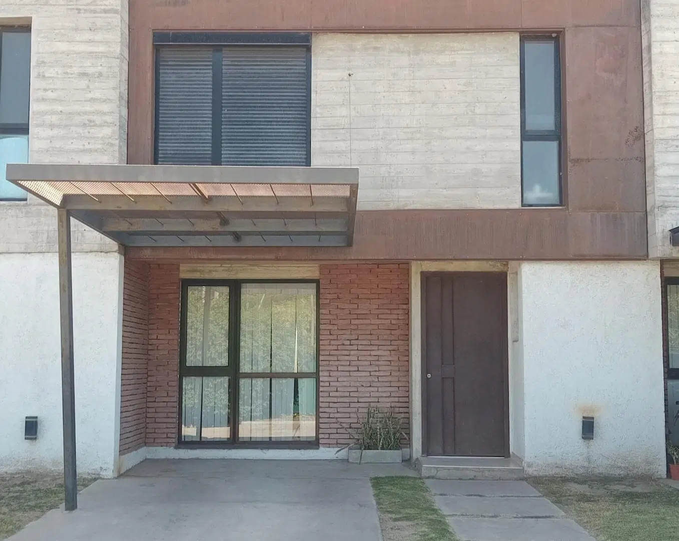 Duplex en venta en Claros del Bosque, 2 dormitorios, 2 baños, seguridad 24 hrs. APTO CREDITO 1
