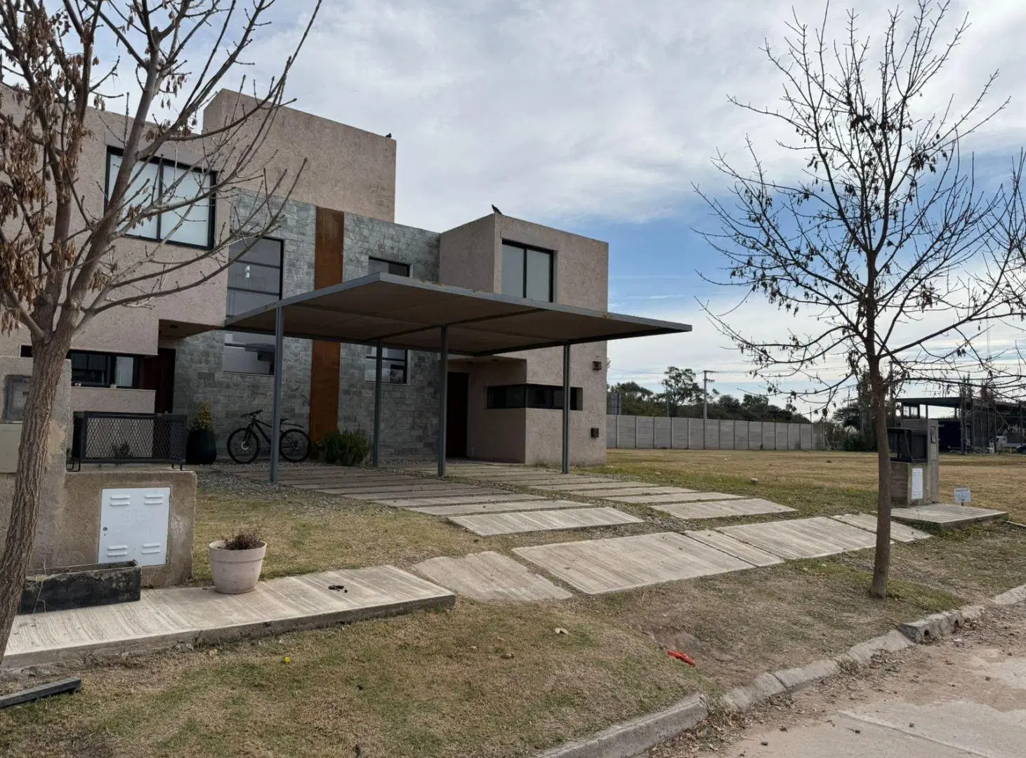 Duplex en Alquiler en Distrito Sur, 3 dormitorios, A Estrenar 1
