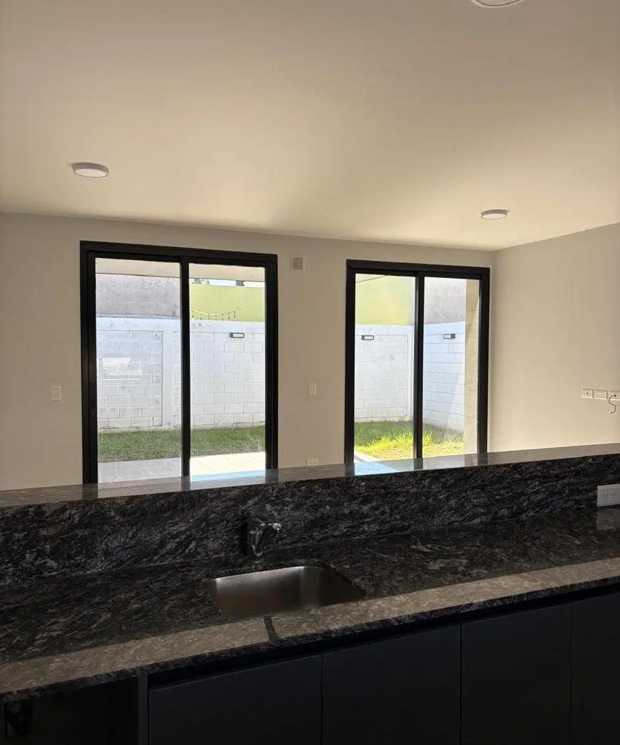 Duplex en  Alquiler en San Ignacio Village. Planta baja 2 dormitorios de gran calidad 5