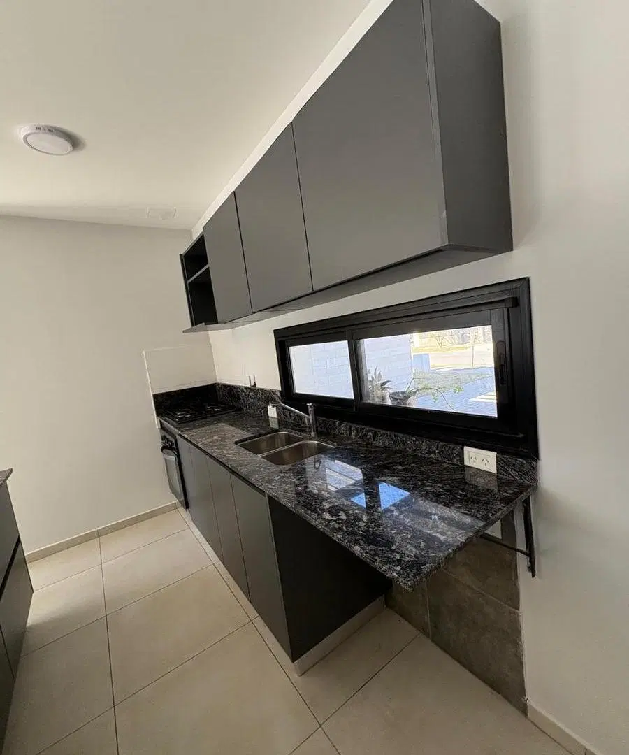 Duplex en  Alquiler en San Ignacio Village. Planta baja 2 dormitorios de gran calidad 4