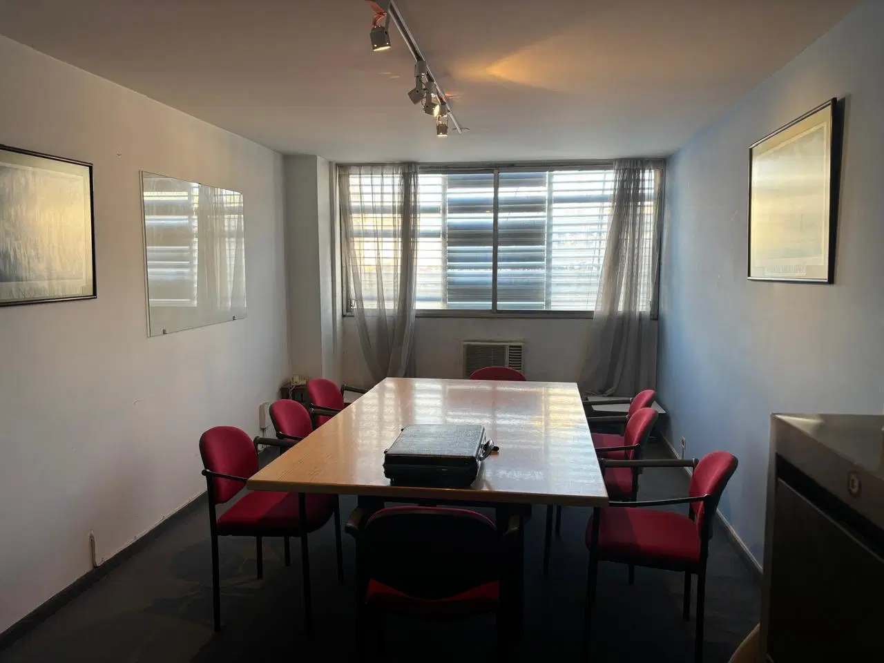 Oficina en Venta en el Centro, 75 m², Con Cochera 4