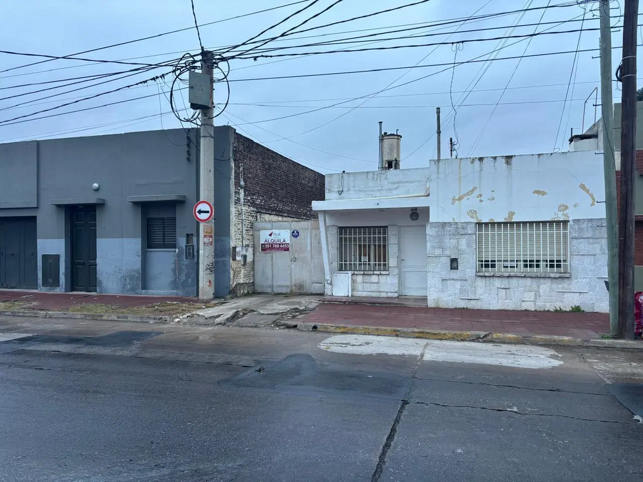 Galpón en Alquiler en B. Masse 1700, Altura Castro Barros al 900, 600 m²   120 m² 4