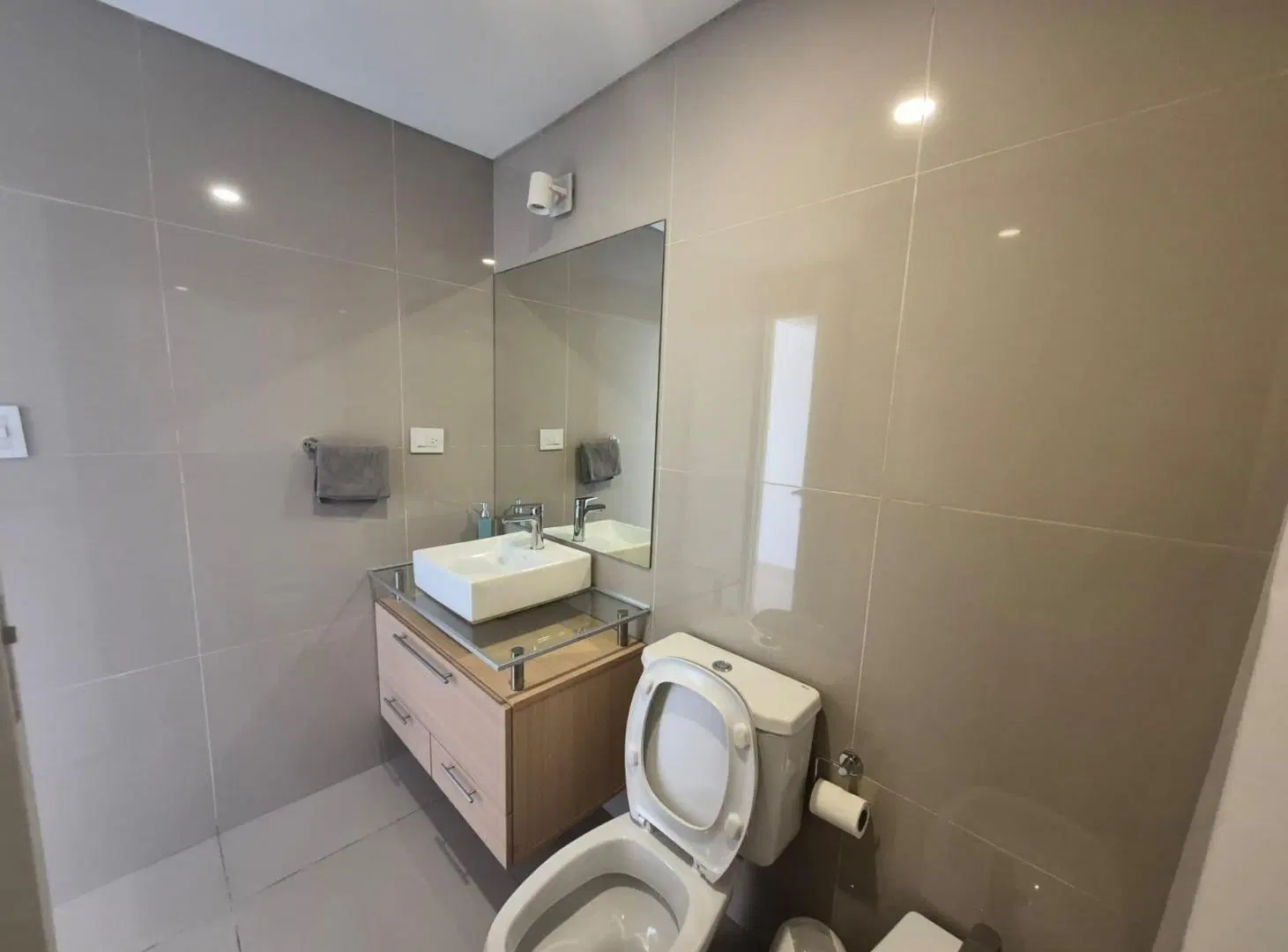 Departamento en Venta en Fontanas del Sur II, 2 dormitorios, Balcón Amplio 3