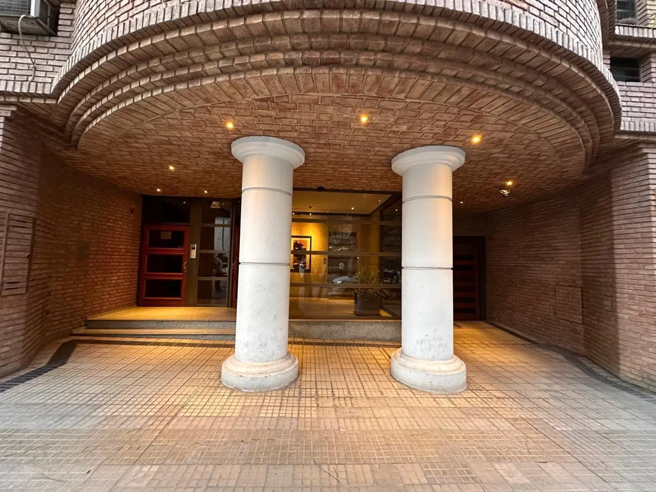 Departamento en Venta en Nueva Córdoba. 3 dormitorios escritorio.Con Cochera. 1