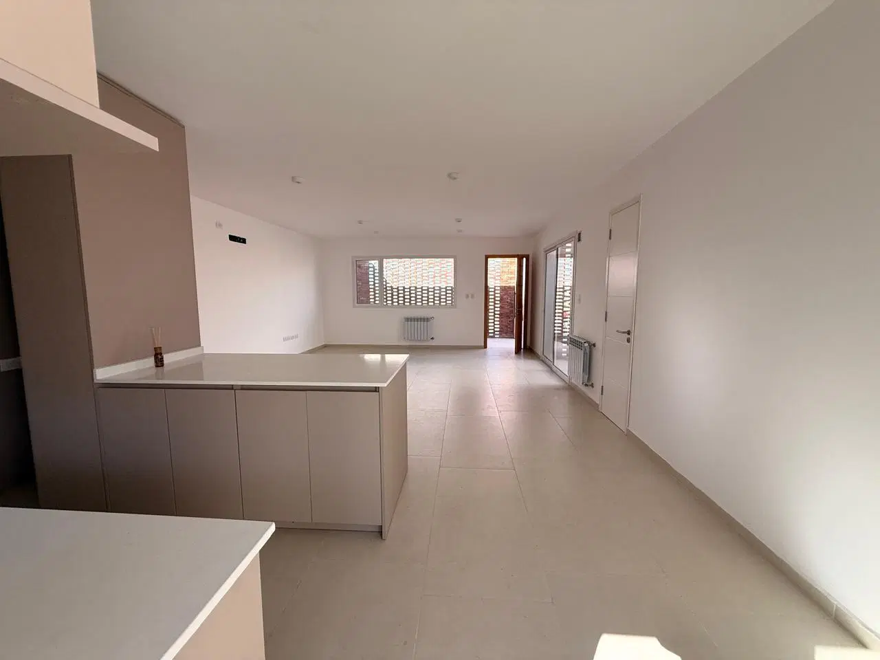 Casa en Venta en Solares de Manantiales.2 dormitorios en PB 4