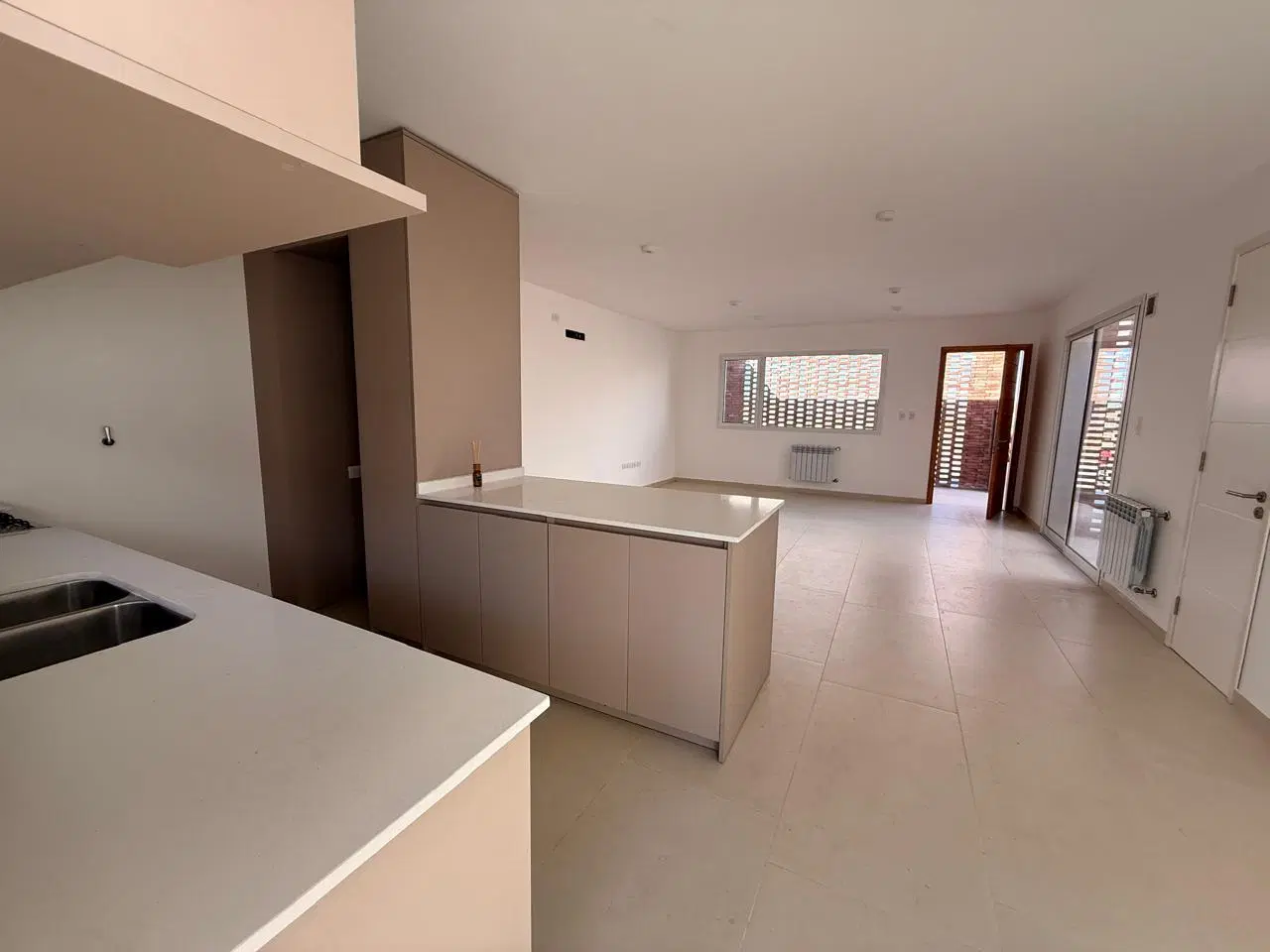 Casa en Venta en Solares de Manantiales.2 dormitorios en PB 3