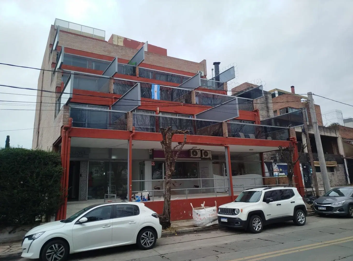 Local en Alquiler en Villa Carlos Paz, 35 m², Vidriera y Baño. 5