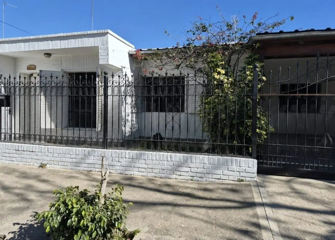 INAUDI - CASA - VENTA - 3 DORMITORIOS - PATIO - COCHERA - GALERIA - APTO CREDITO 3