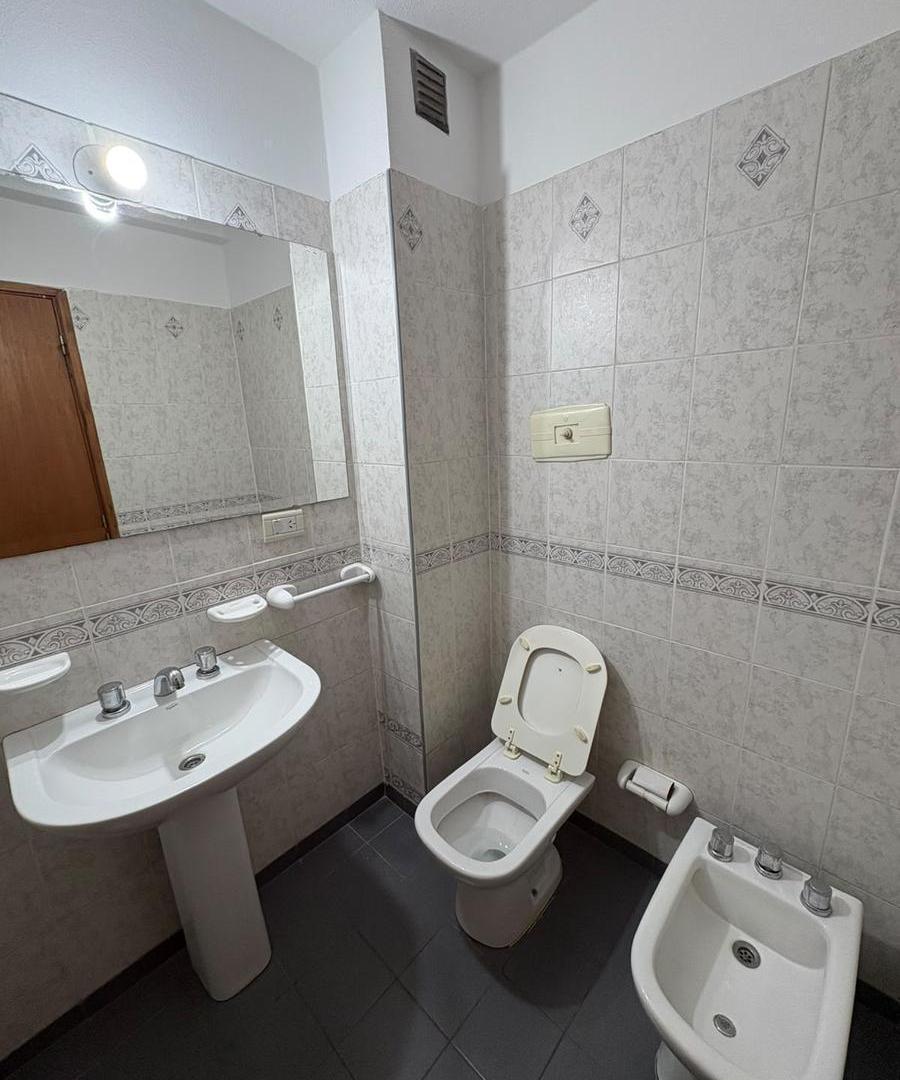 Foto de Departamento en Alquiler en Barrio General Paz, 1 dormitorio., imagen 3