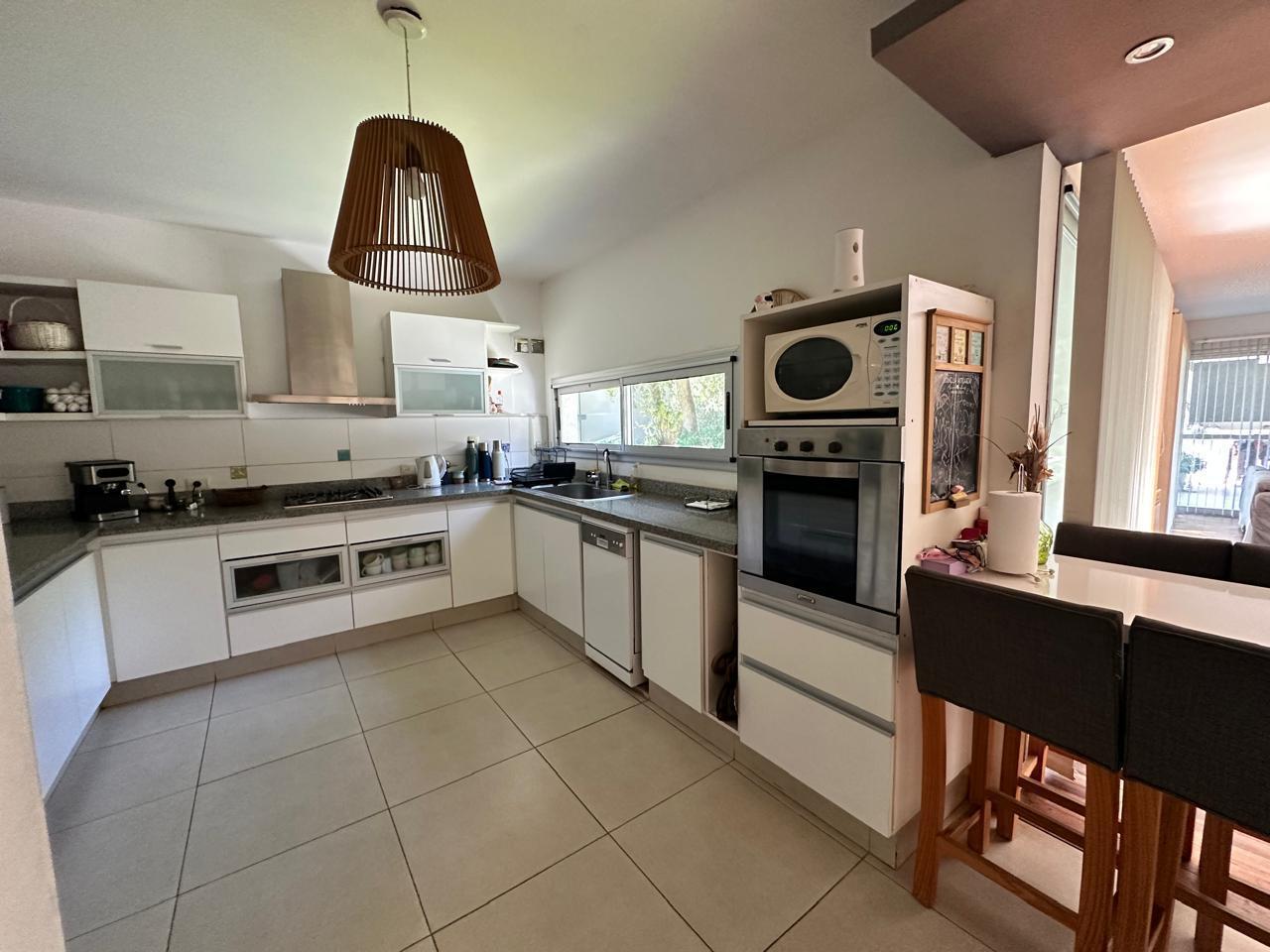 Foto de Casa en Venta en Solares de San Alfonso, 3 dormitorios, Pileta, APTA, imagen 4