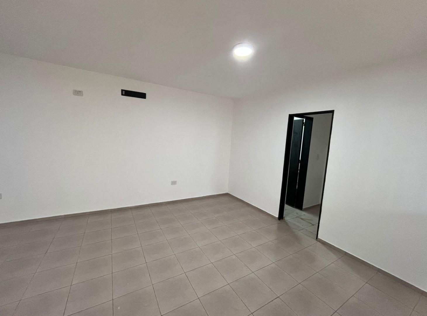 Foto de Galpón en Alquiler en B° Carrara de Horizonte, 312 m². Uso logistico o, imagen 1