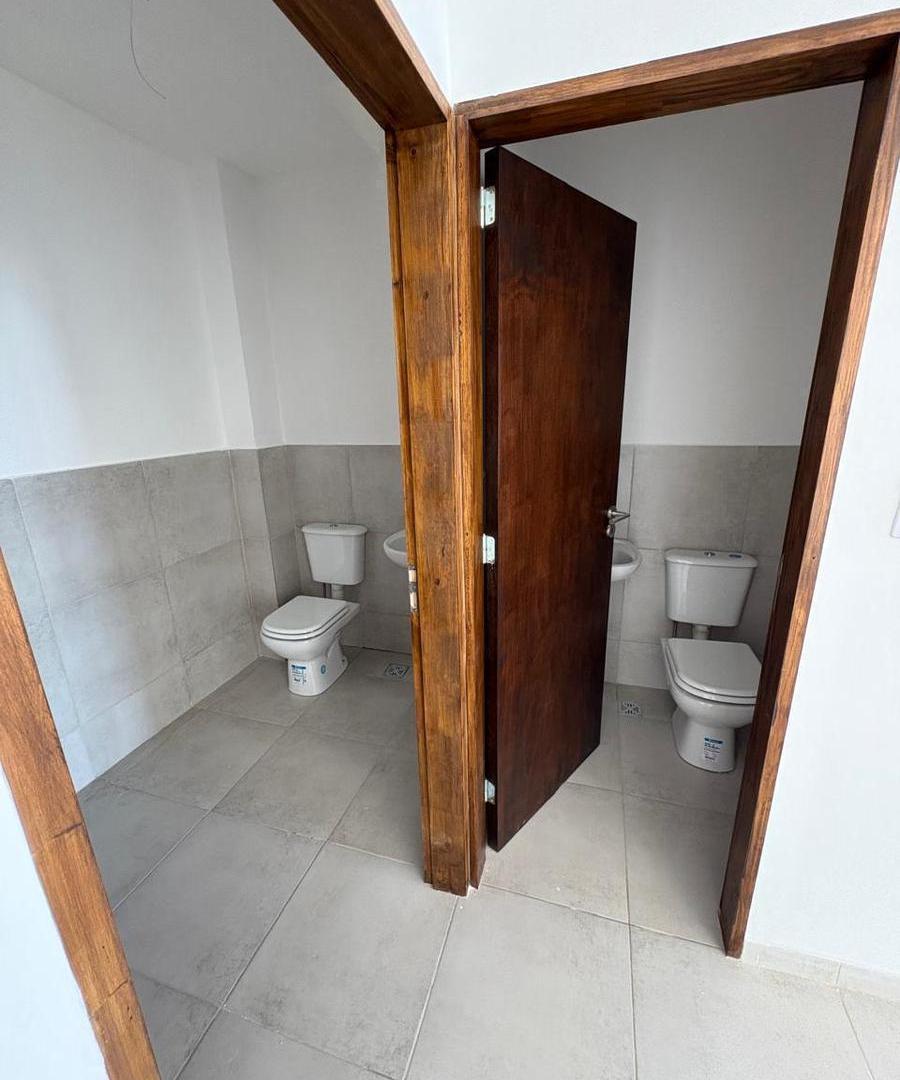 Foto de Locales Contiguos en Alquiler en Docta - Avenida 3, 2 baños, 80 m² cada, imagen 4