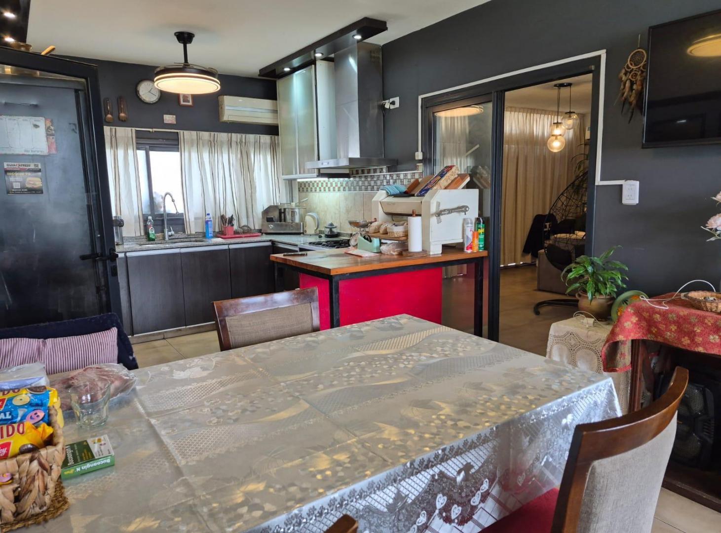 Foto de Casa en Venta en Tejas II, 3 dormitorios, Pileta, Galería., imagen 3