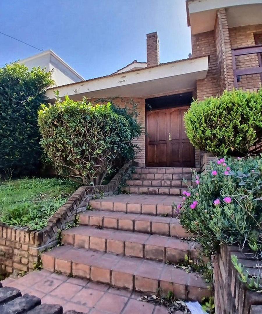 Foto de Casa en Venta en Urca, 4 dormitorios, Pileta., imagen 2