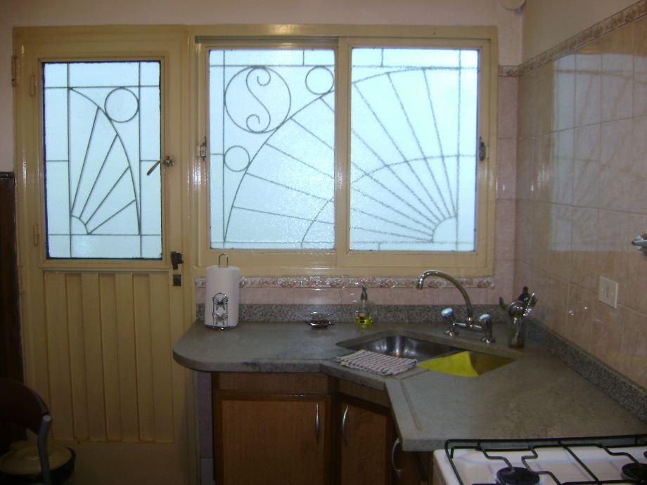 DEPTO TIPO CASA AL FRENTE 4 AMBIENTES
