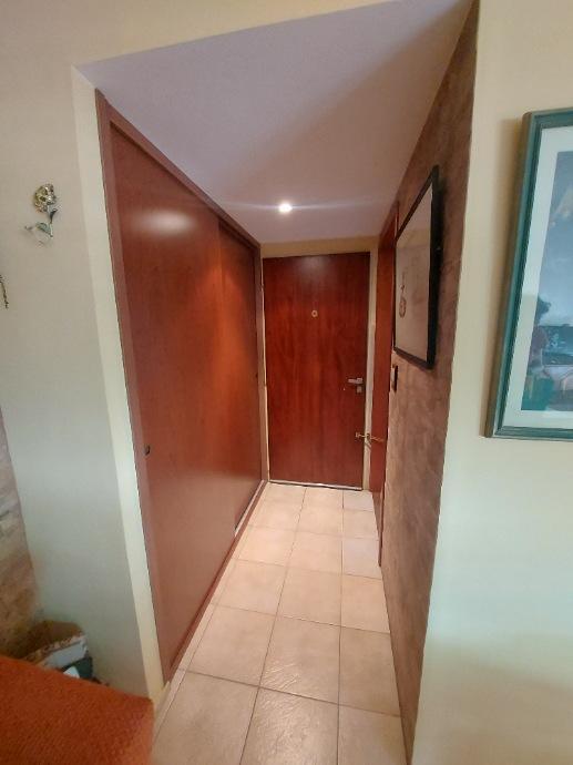 Foto de MUY LINDO DEPARTAMENTO 2 AMBIETES CON COCHERA, imagen 2