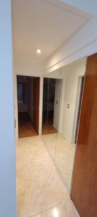 Foto de MUY LINDO DEPARTAMENTO 2 AMB AL FRENTE CON COCHERA - EXCELENTE UBICACIÓN, imagen 5