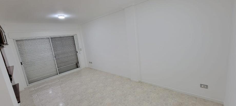 MUY LINDO DEPARTAMENTO 2 AMB AL FRENTE CON COCHERA - EXCELENTE UBICACIÓN