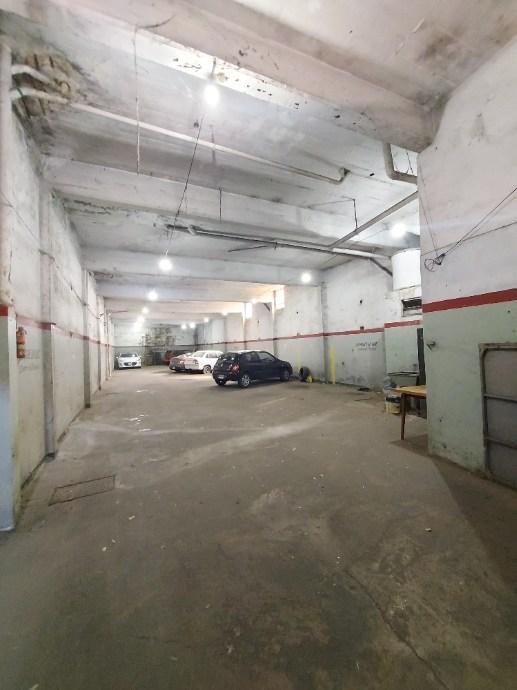 Galpón de 275 m² con Local U Oficina 4