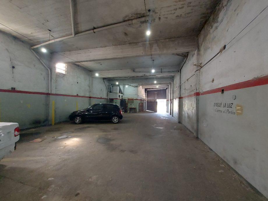 Galpón de 275 m² con Local U Oficina 1