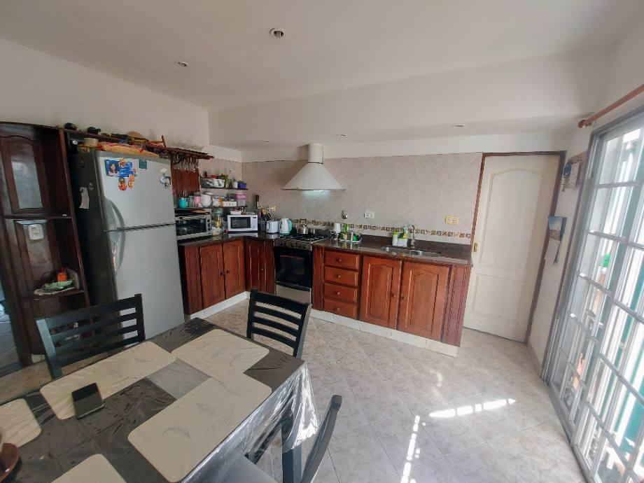Muy Linda Casa PH 4 Ambientes con Garage y Amplio Patio 3